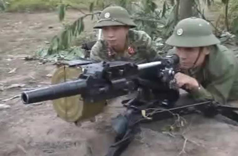 Can canh sung phong luu AGS-17 do Viet Nam san xuat-Hinh-3